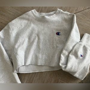 Cropped champion sweatshirt